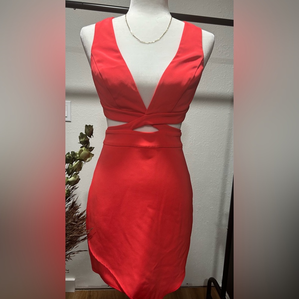 NBOx NAVEN Chic coral V-Neck Cutout Dress size XS
